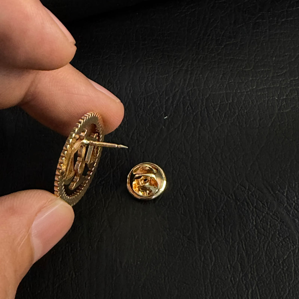 golden scale of justice lawyers brooch for men online in Pakistan