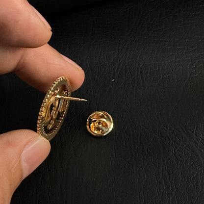 golden scale of justice lawyers brooch for men online in Pakistan