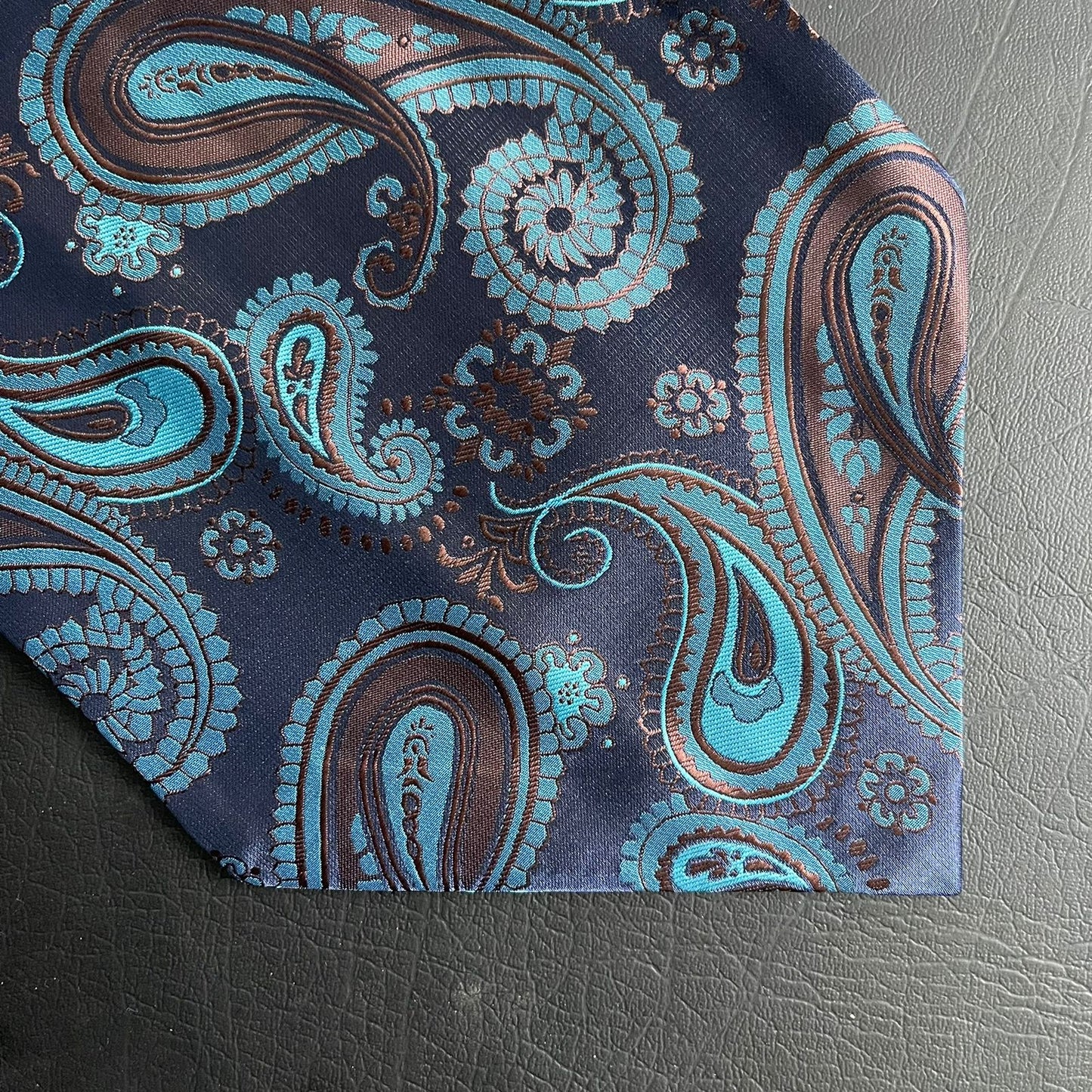 green Paisley Ascot Tie, cravat tie and pocket square for men online in Pakistan