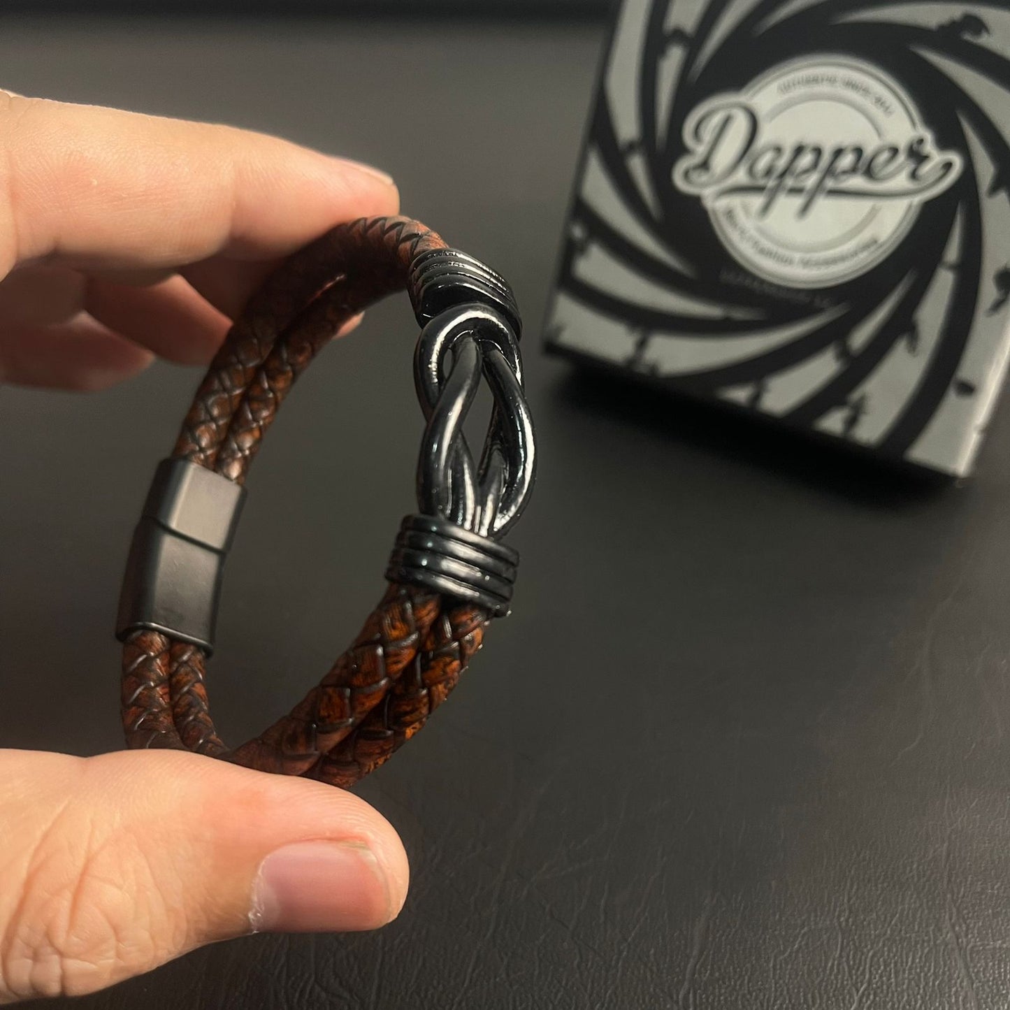 men's leather bracelet price in Pakistan