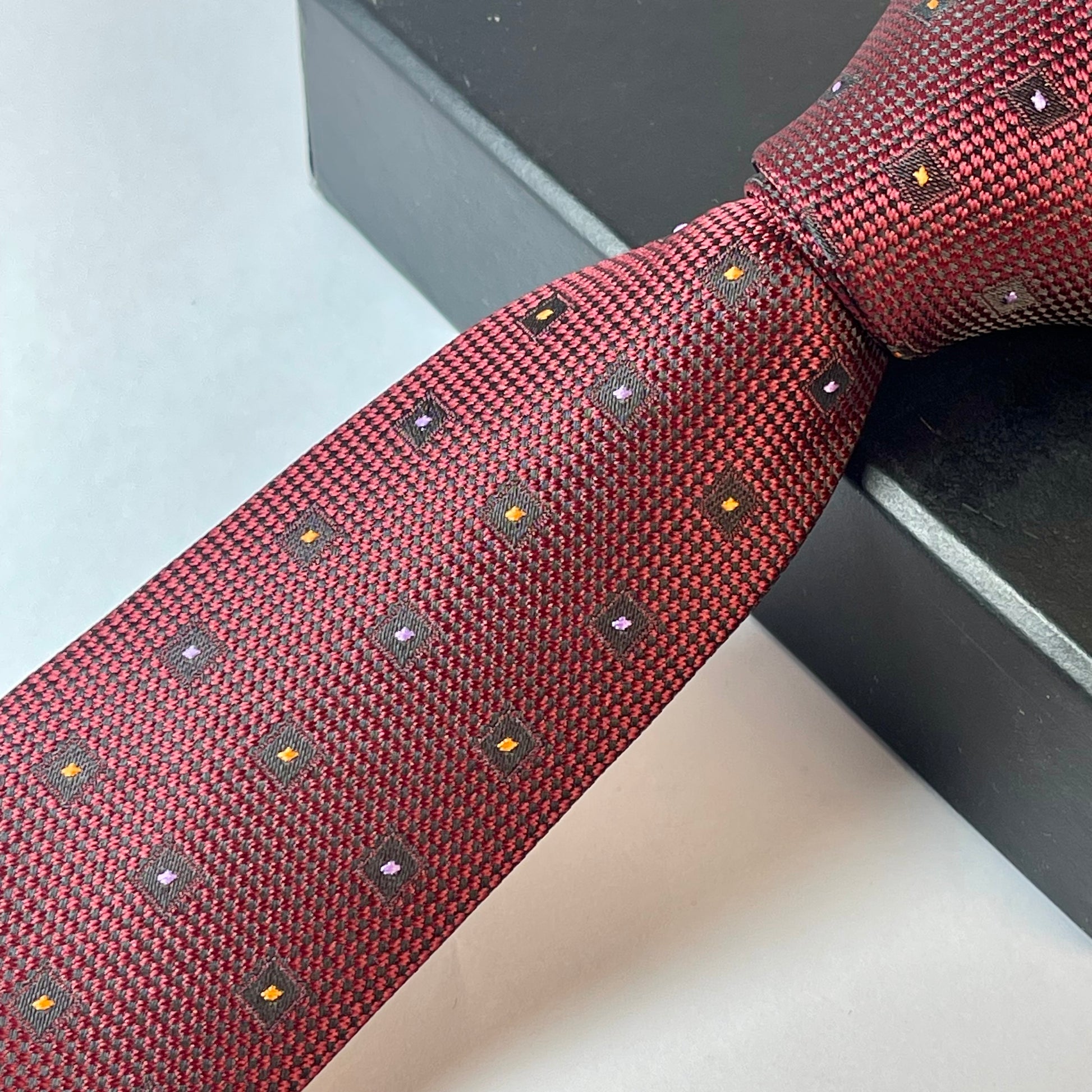 maroon neck tie for men in Pakistan