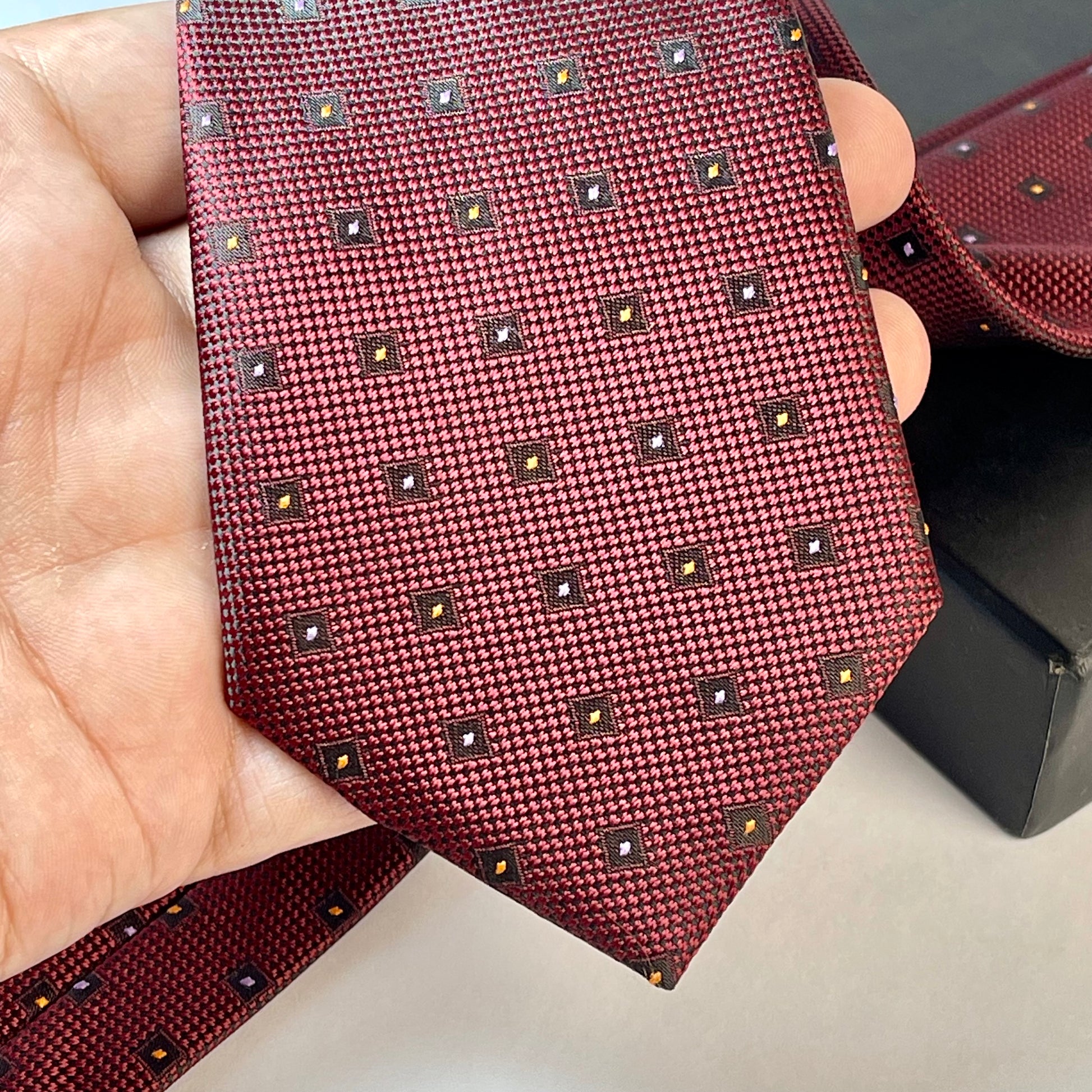 maroon neck tie for men in Pakistan