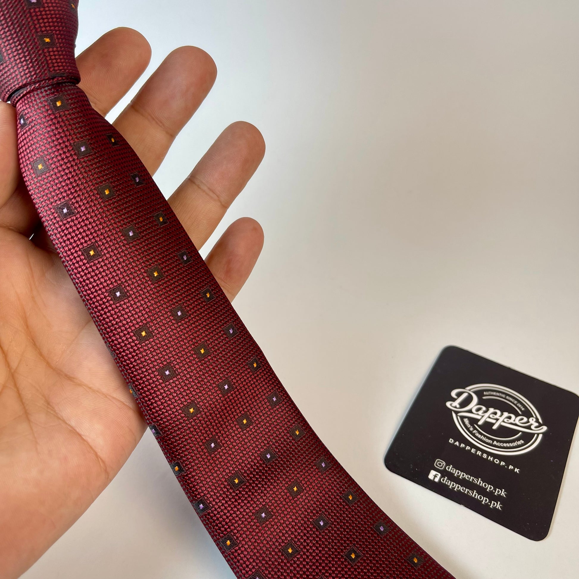 maroon neck tie for men in Pakistan