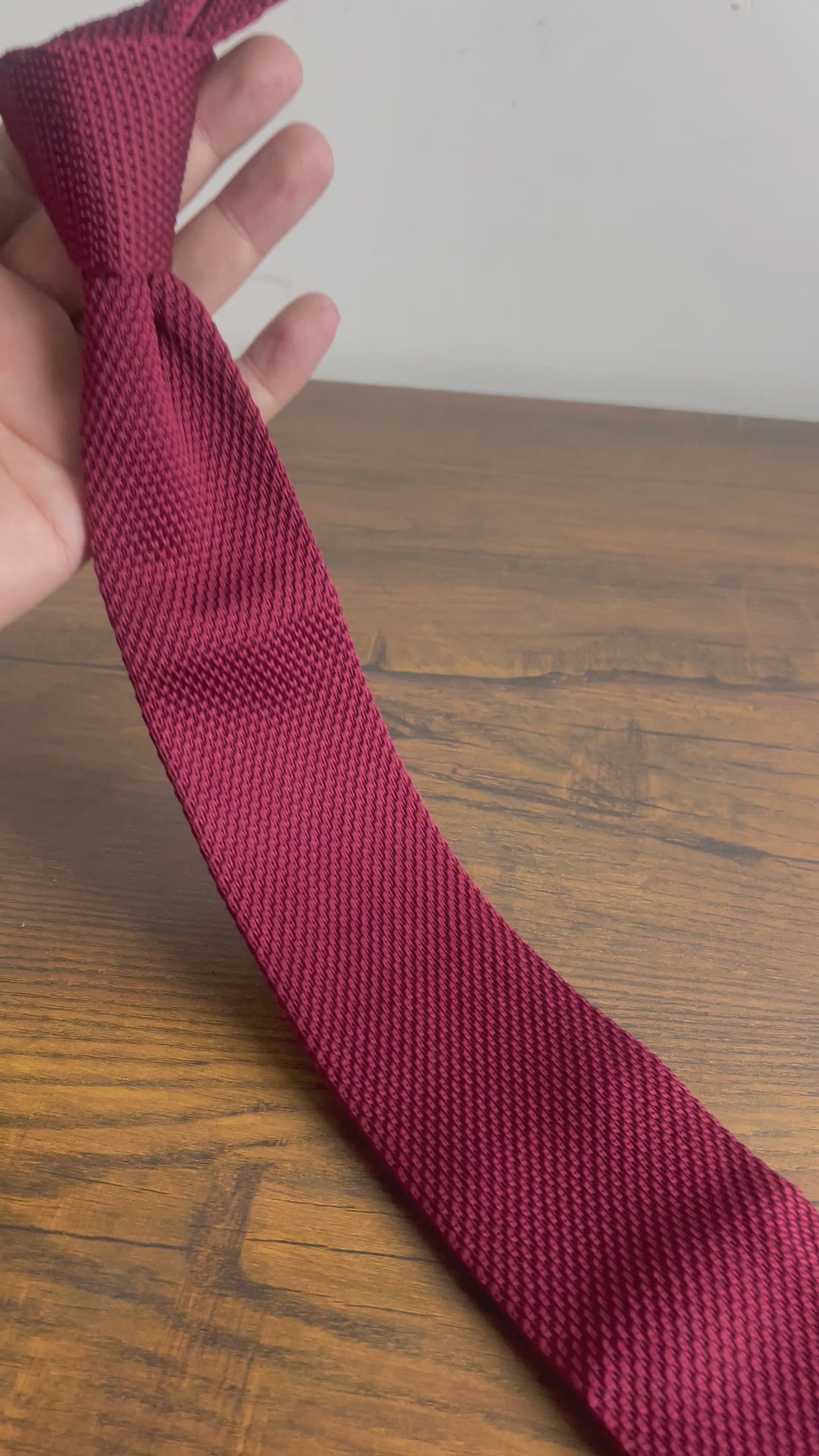 maroon knitted tie