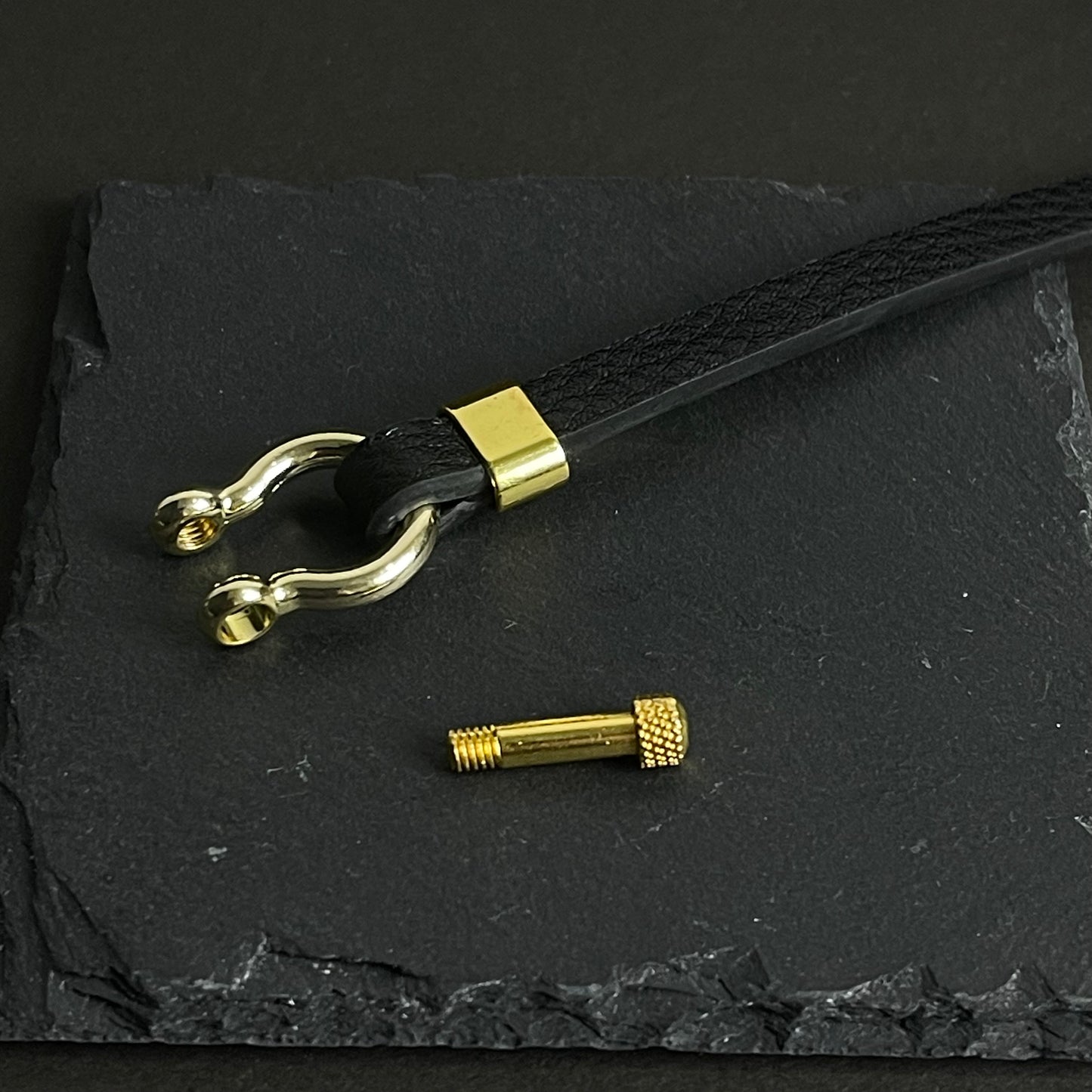 pure leather bracelet for men Pakistan