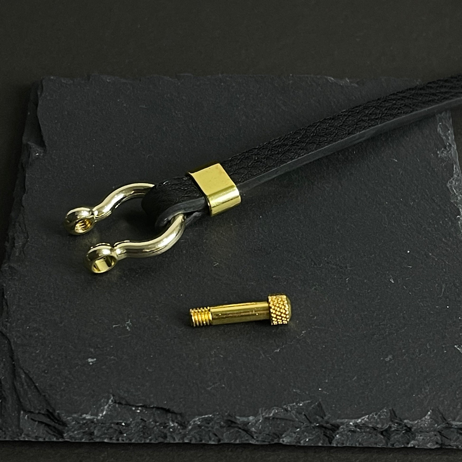 pure leather bracelet for men Pakistan