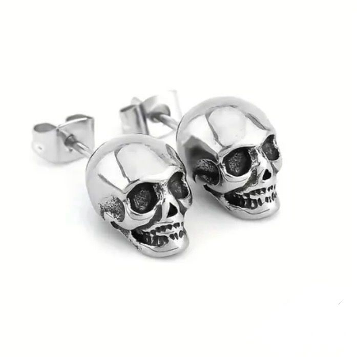 silver skull earrings for men online in Pakistan