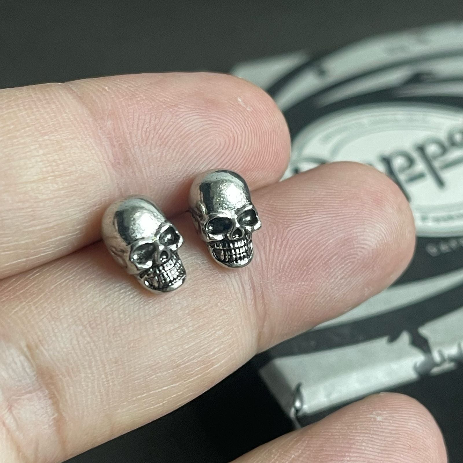 silver skull earrings for men online in Pakistan