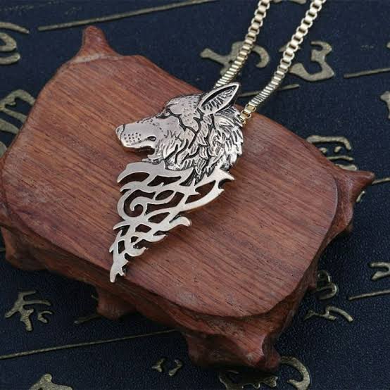 silver wolf head pendant necklace for men Pakistan
