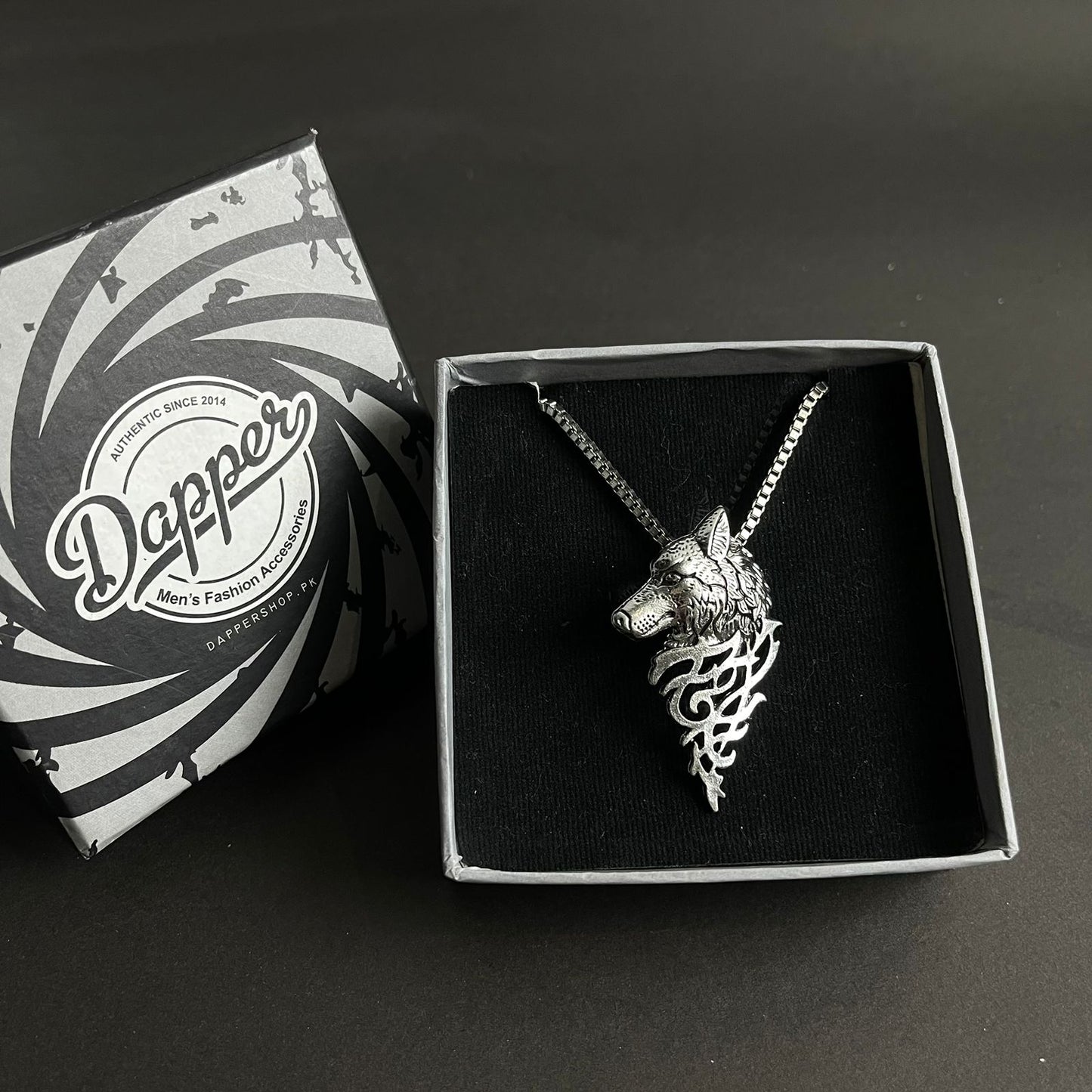 silver wolf head pendant necklace for men Pakistan