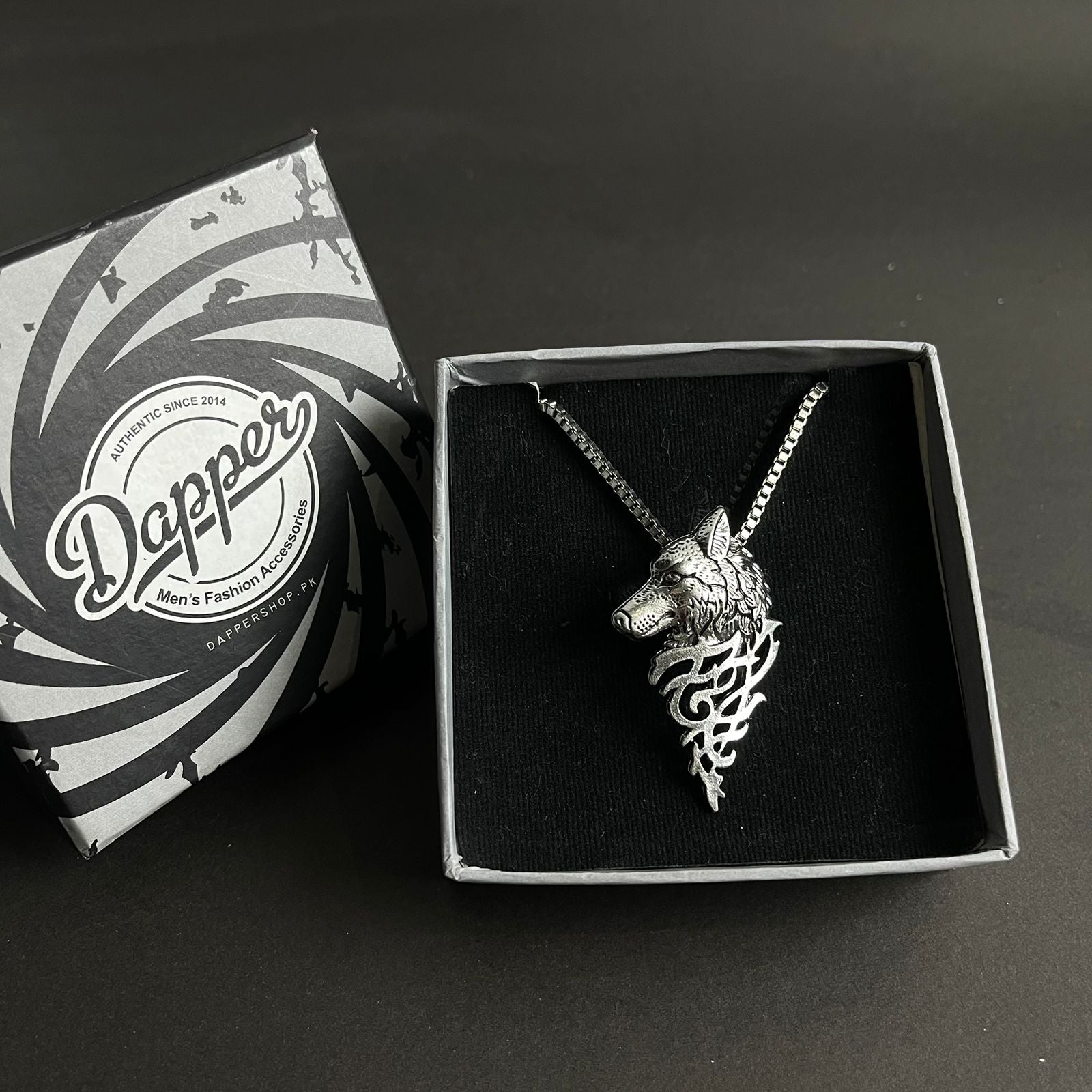 silver wolf head pendant necklace for men Pakistan
