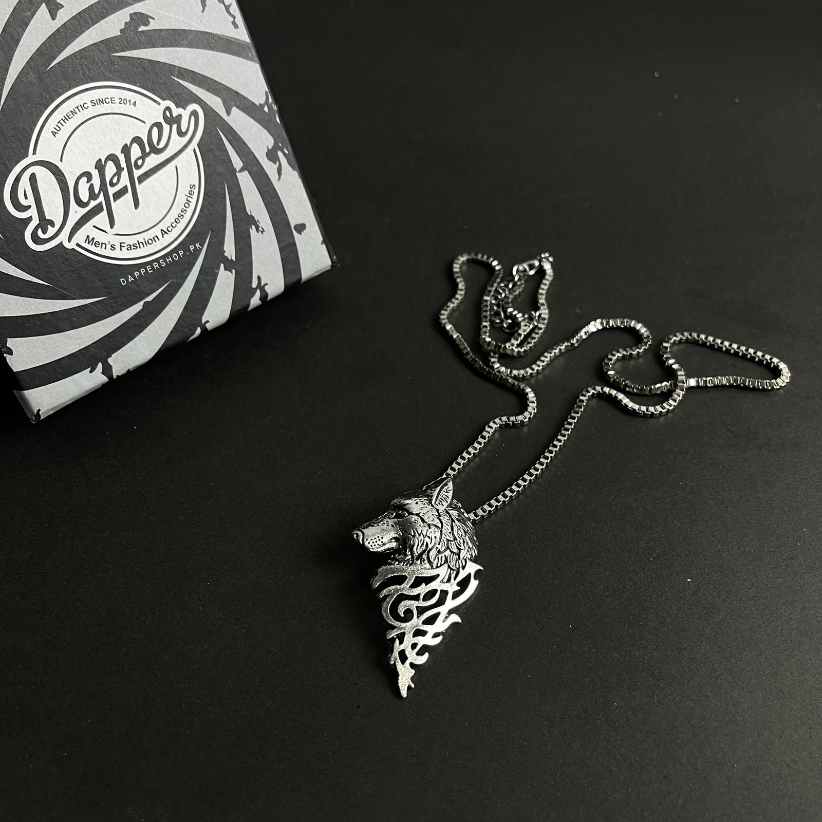 silver wolf head pendant necklace for men Pakistan