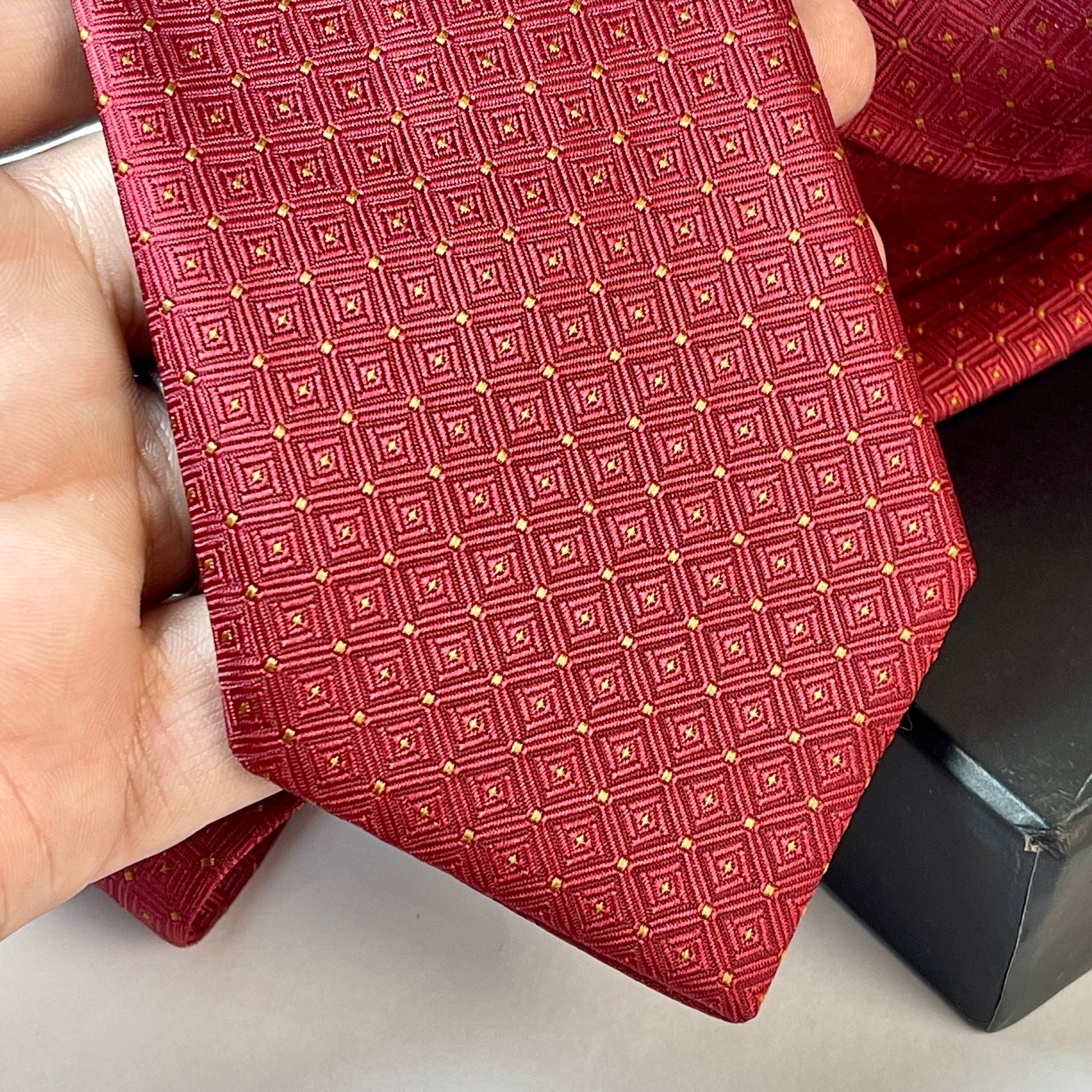 square pattern maroon neck tie for men in Pakistan