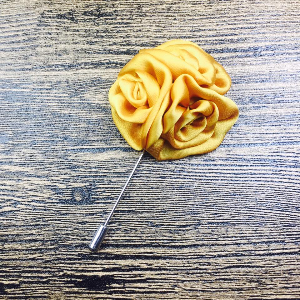 golden Flower Lapel Pin Booch Online In Pakistan