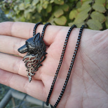 Load image into Gallery viewer, Black Wolfhead Pendant