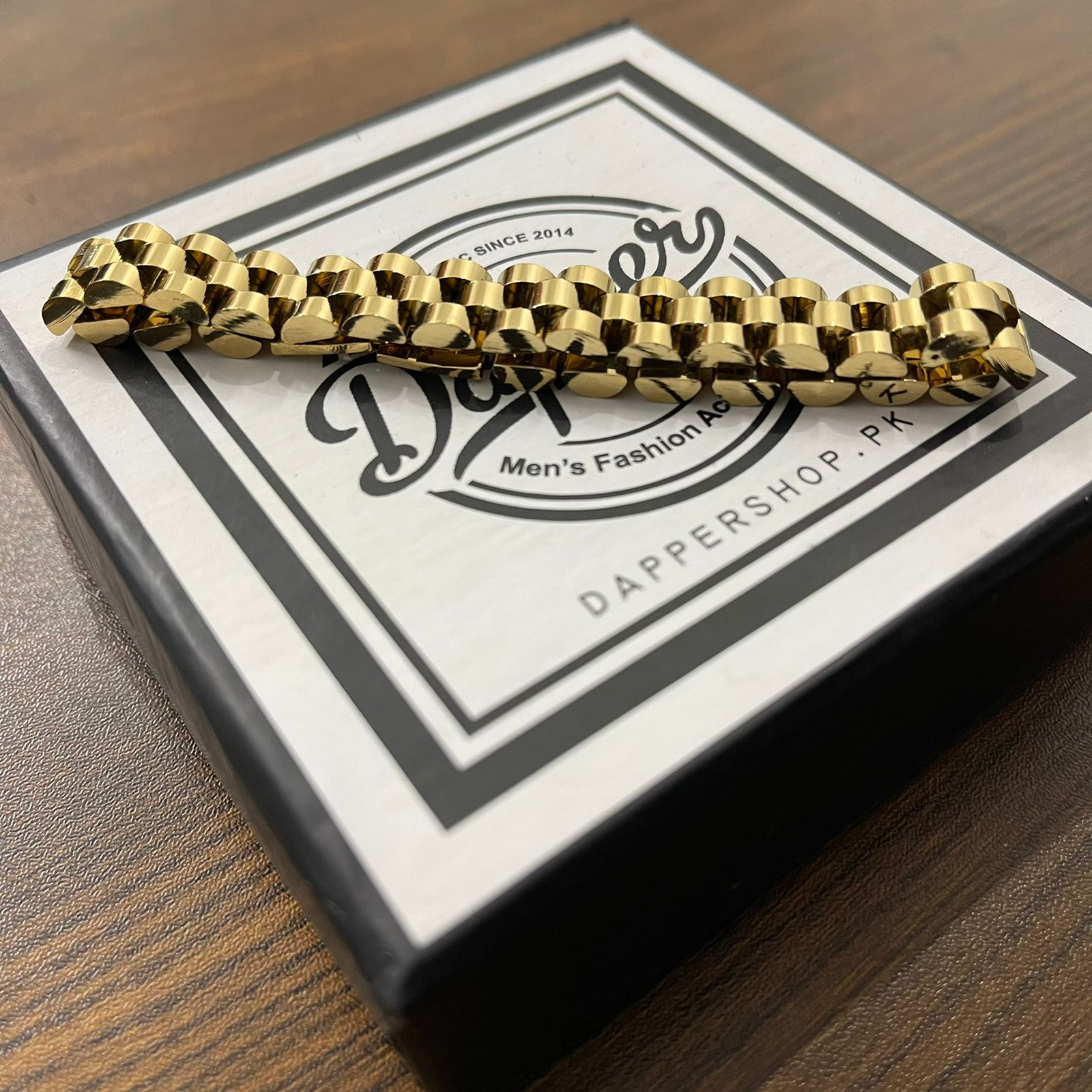 Golden Chain Bracelet for men women Gift Ideas In Pakistan
