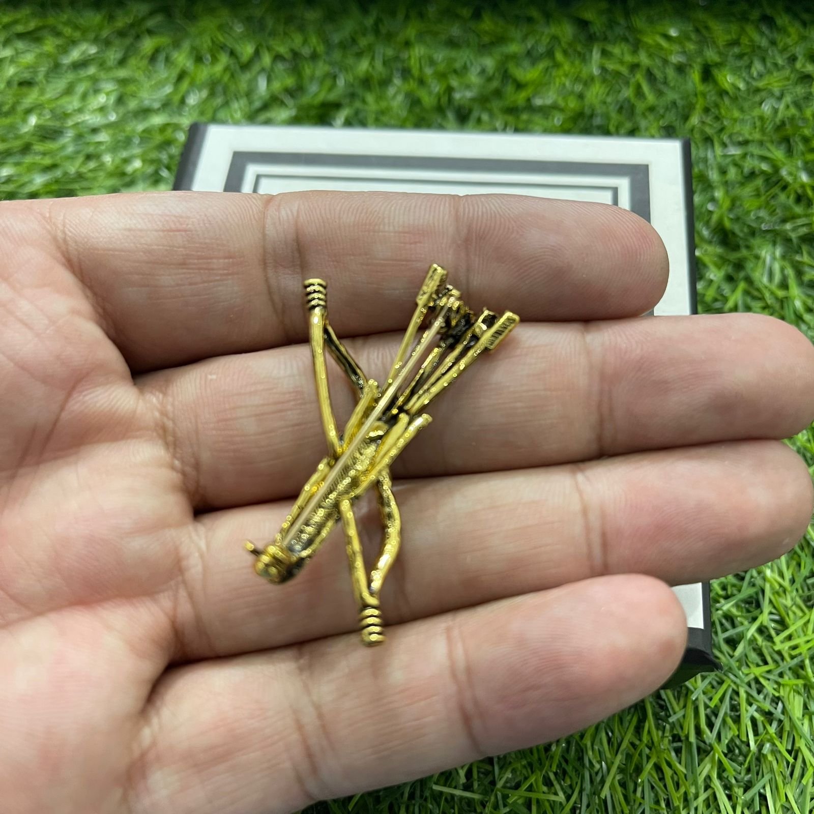 Antique Gold Arrow Bow Brooch Lapel Pin For Men Suit