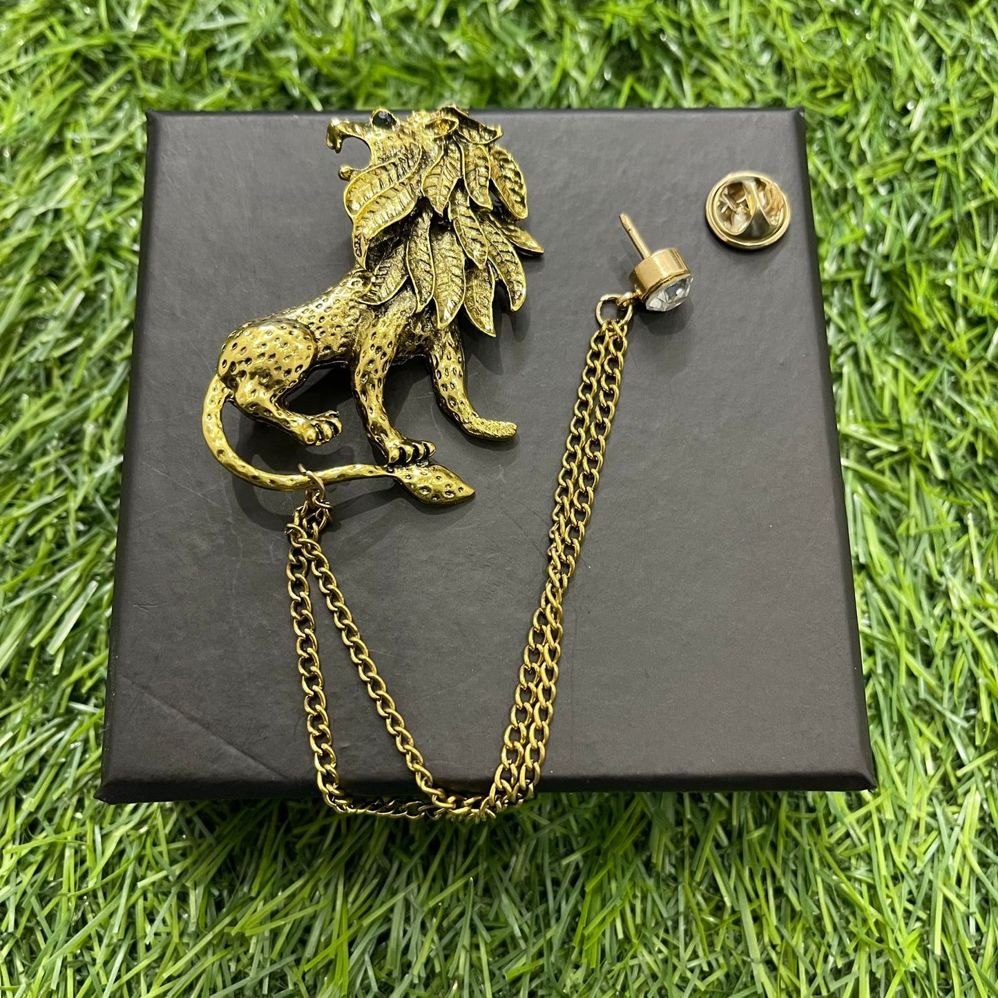 golden lion king brooch lapel pin for men suit