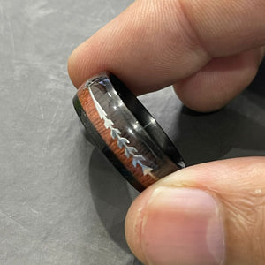 Wood Arrow Grain Titanium Ring (Black)