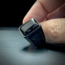 Load image into Gallery viewer, Black Stone Signet Ring