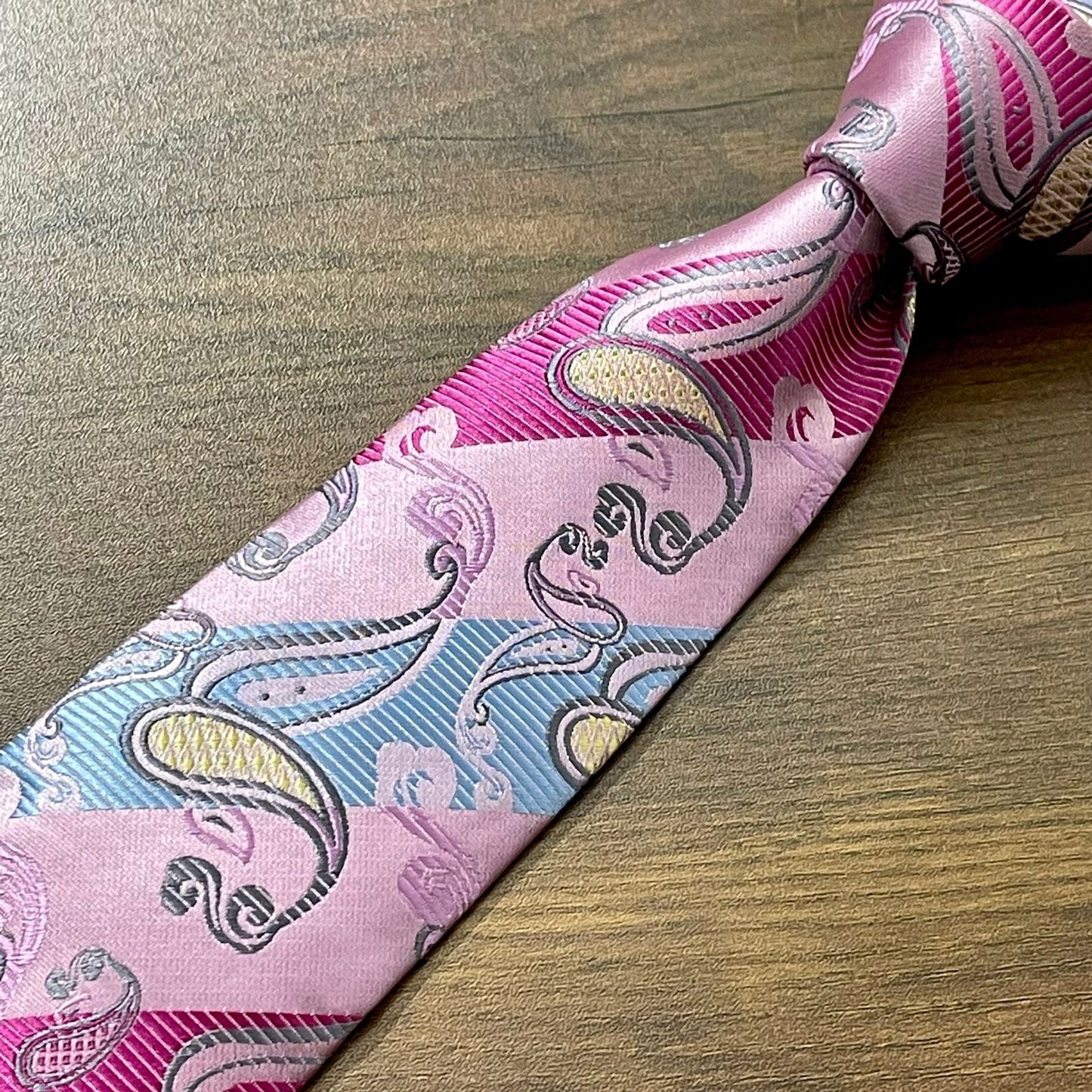 Pink Paisley Floral Neck Tie Set For Men