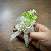 Load image into Gallery viewer, White Flower Wedding Corsage For Men