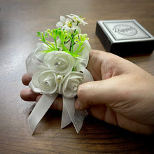 Load image into Gallery viewer, White Flower Wedding Corsage For Men