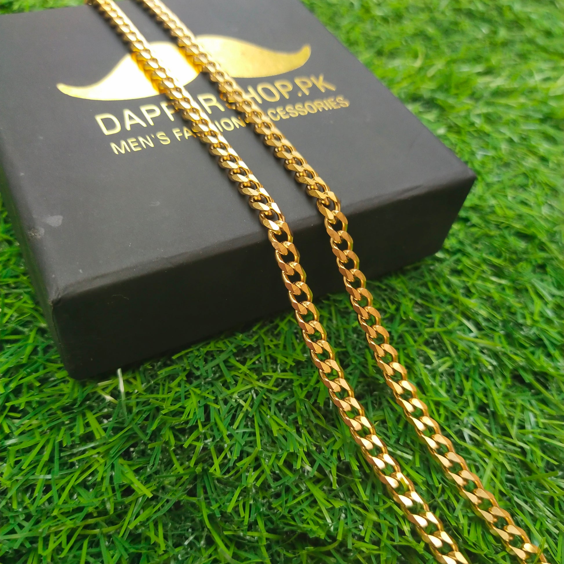 5mm Golden steel curb link neck chain for men in pakistan