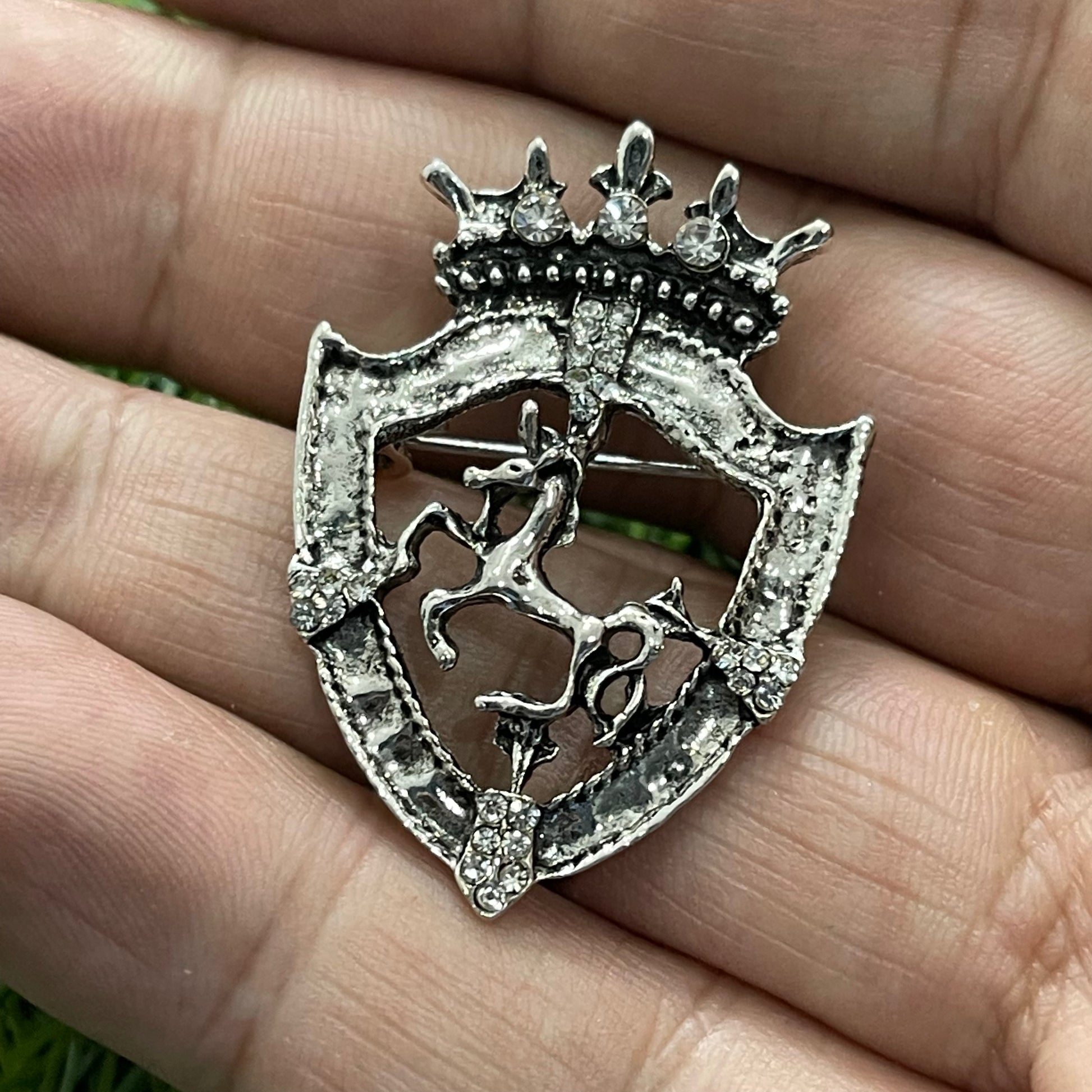 horse brooch lapel pin