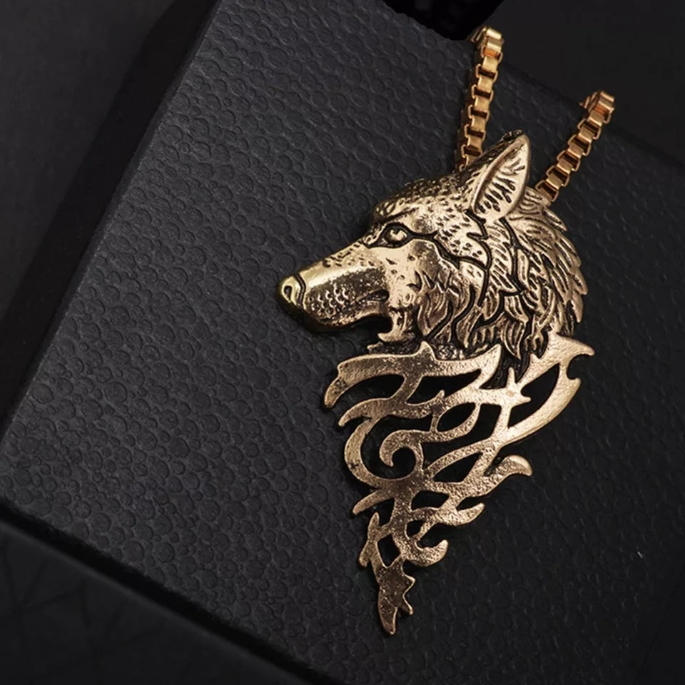golden wolf head pendant necklace for men Pakistan