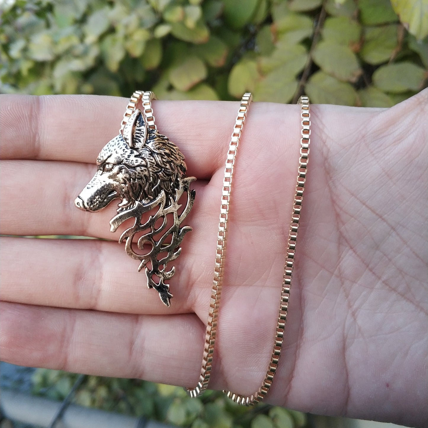 golden wolf head pendant necklace for men Pakistan