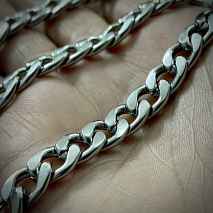 9mm silver figaro heavy neck chain for men in pakistan
