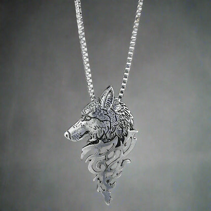 silver wolf head pendant necklace for men Pakistan