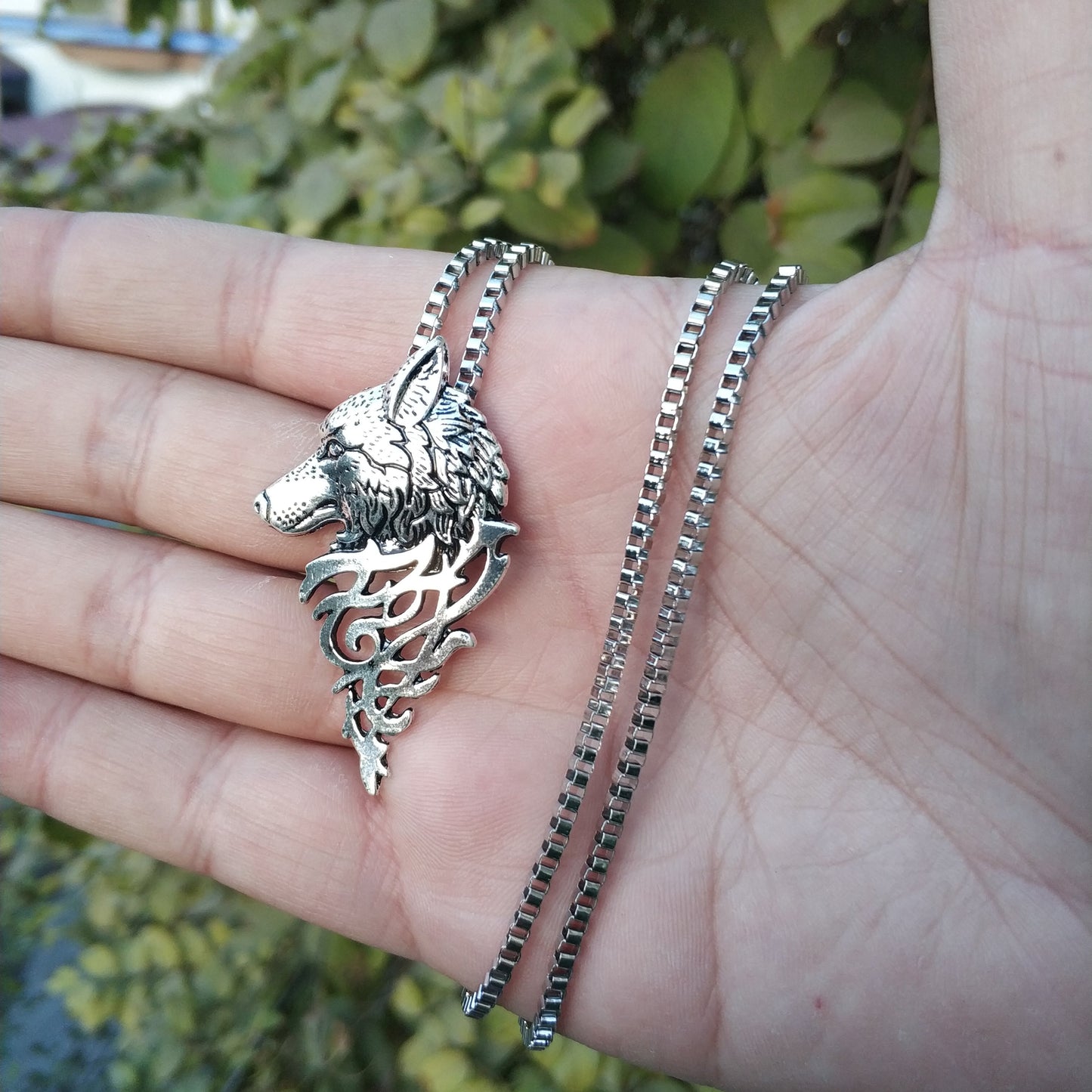 silver wolf head pendant necklace for men Pakistan